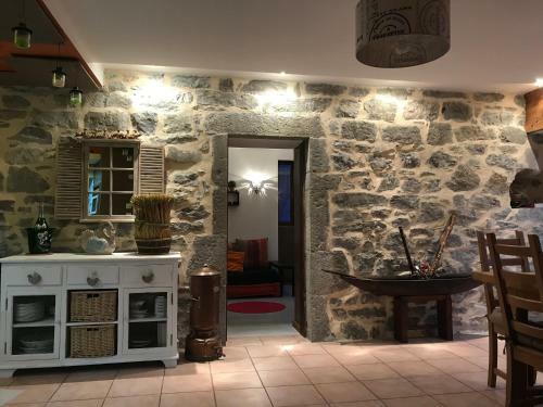 Mas de Guilhaumon C�t� Hameau