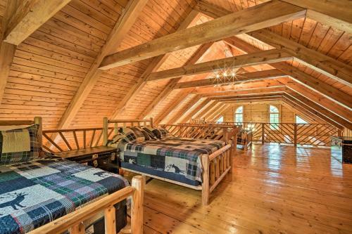 Exquisite Cabin With Deck And Fire Pit, 10 Mi To Lake
