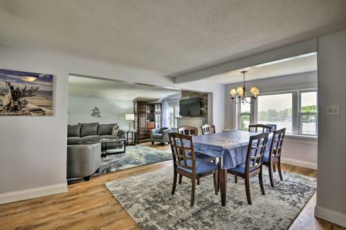 Family Cottage On Chaumont Bay, Walk Downtown