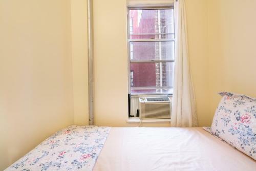 Hostal Empire Blvd Guest House