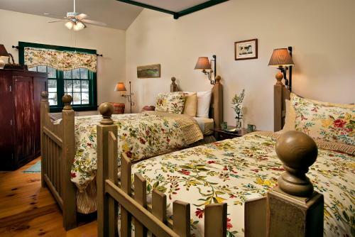 Bed & Breakfast Inn At Silver Maple Farm