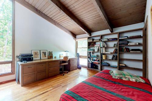 Sunny East Hampton Saltbox
