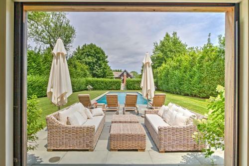 1890s East Hampton Farmhouse In Amagansett Area!