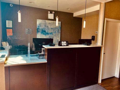 Hotel Jfk Rockaways Inn