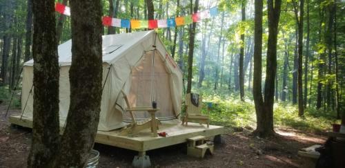 Tentrr Signature Site - Briar Hill Respite
