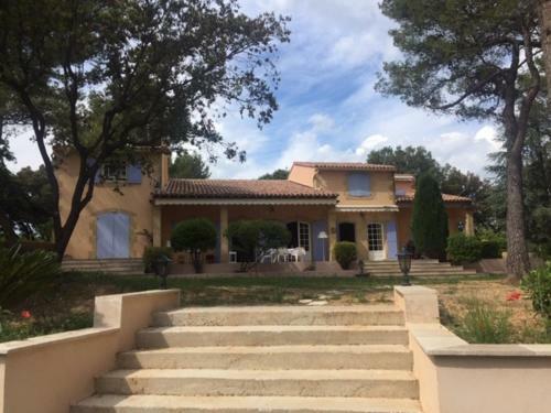 Maison Proven�ale Dans Le Luberon