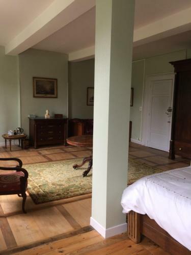 Bed & Breakfast Chateau Du Val Larbont