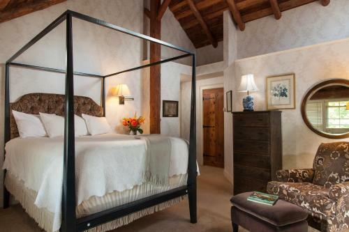 Bed & Breakfast Inn At The Round Barn Farm