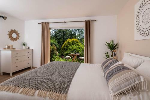Suite De La Vall�e Des Ch�nes