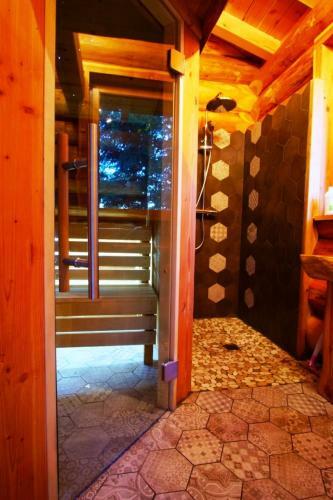 Pialous:chalet En Rondins Avec Espace D�tente