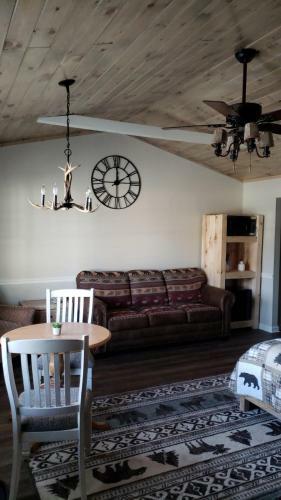 The Snowshoe Lodge