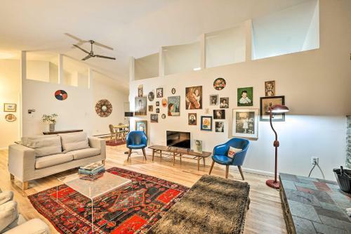 Mid-century Home With Fire Pit About 1 Mi To Lake!
