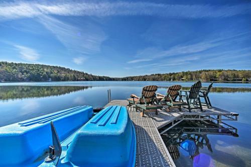Lakeside Retreat Fire Pit, Bbq, Paddleboat!