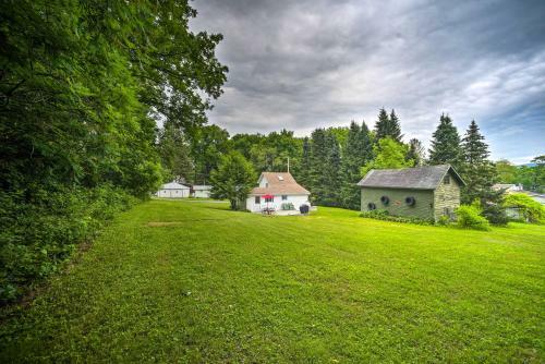 Milford Cottage On Half Acre With Deck And Grill!