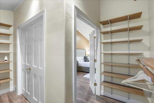 Apartamento Charming 3br 3bath In Brilliant Location!