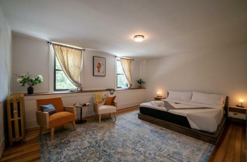 The Twin Lakes House - Lake View