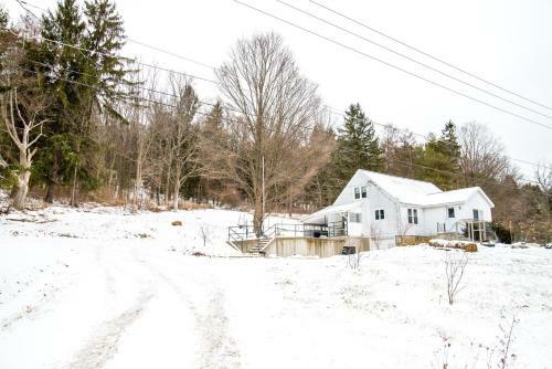 Newfield Hillside Home, Minutes From Ithaca