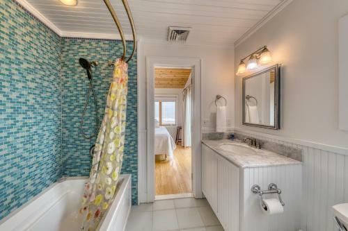 37 Ocean Bay Blvd
