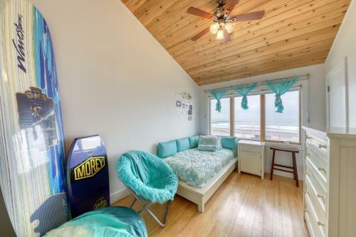 37 Ocean Bay Blvd