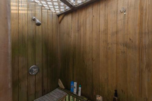Large Group Friendly Beach House Steps From Village And Ocean