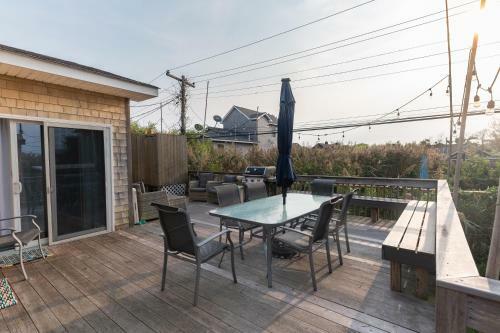 Large Group Friendly Beach House Steps From Village And Ocean