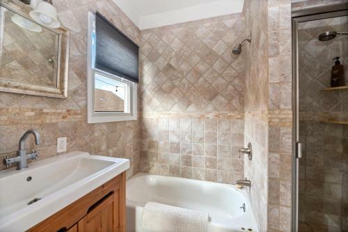 Large Group Friendly Beach House Steps From Village And Ocean