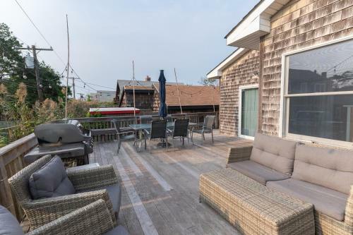 Large Group Friendly Beach House Steps From Village And Ocean