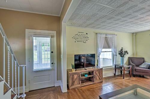 Pet-friendly Finger Lakes Home Near Wineries!