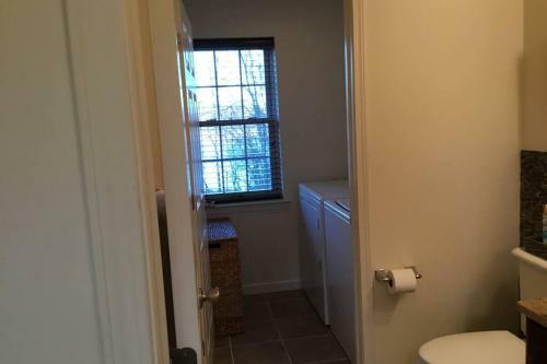 New! Quiet Cape Cod On Rural Lake Setting!