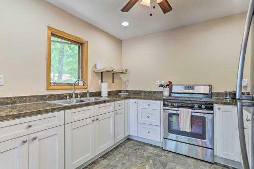 Rock Hill Home With Fire Pit On Wanaksink Lake!