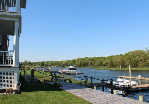 Waterfront Cottage 6