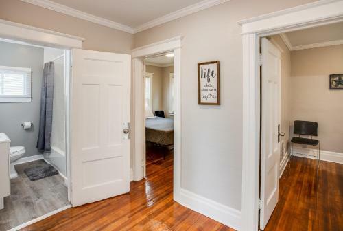 Spacious House By Airport 5br 2ba