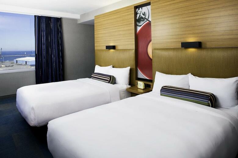 Hotel Aloft Cleveland Downtown