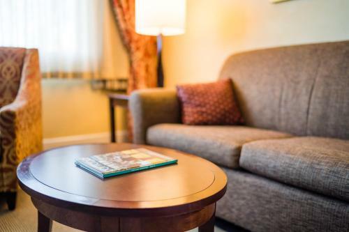 Hotel Park Lane Suites & Inn