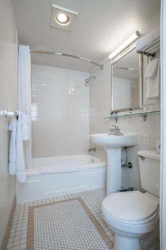 Hotel Park Lane Suites & Inn