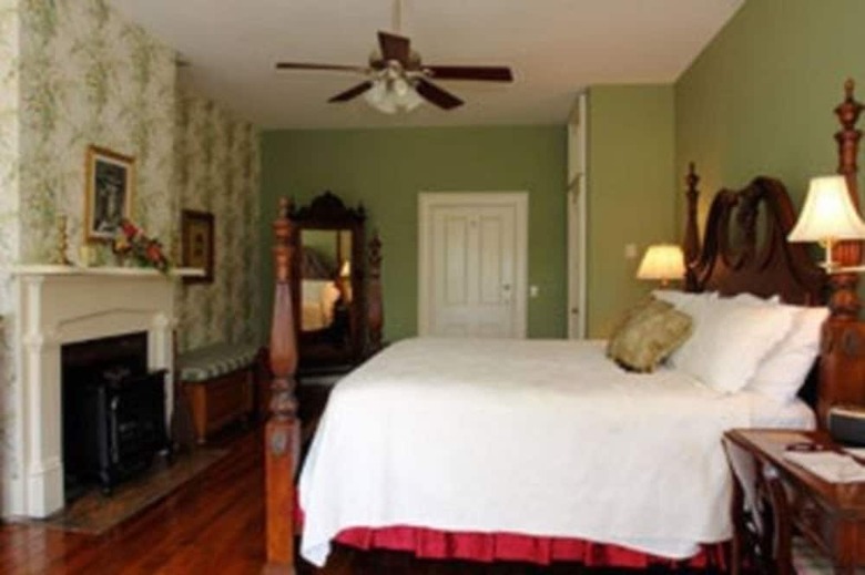 Rockwood Manor Bed & Breakfast