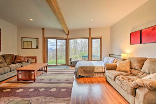 Apartamento Serene Wappingers Falls Studio With Hot Tub!