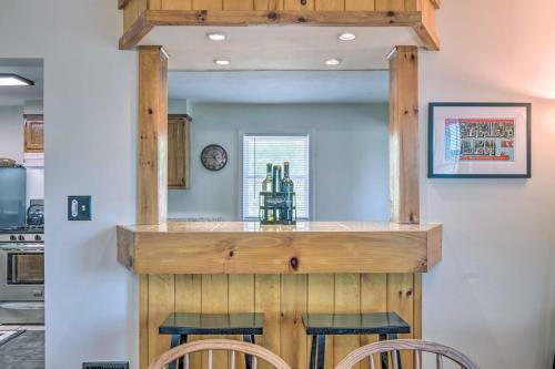 Watkins Glen Lakeview Cottage With Waterfall!