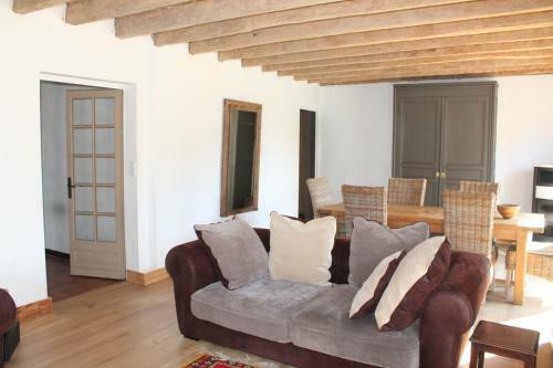 Beautiful 4-bed Country Cottage With Pool