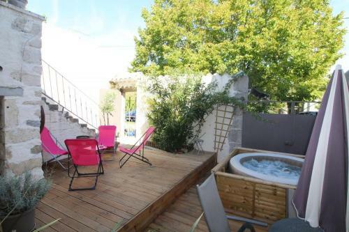 Le Patio Aux Hirondelles