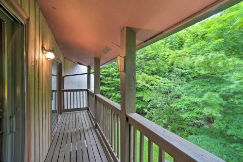 Relaxing Windham Townhome With Private Balcony!
