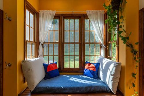 Large, Elegant Home In The Southern Appalachians - New Listing