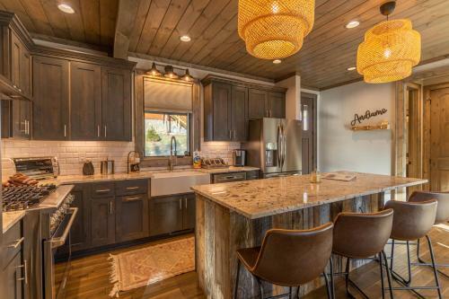 Little Big Bear At Eagles Nest - New Listing!