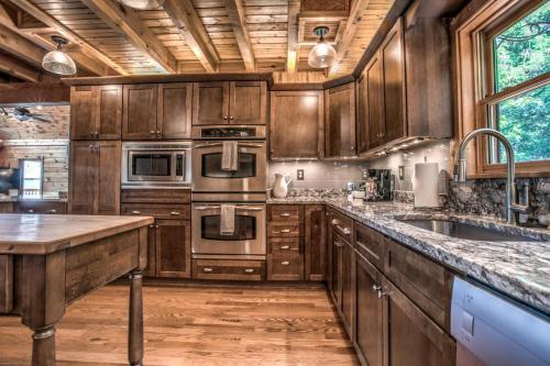 Black Mountain Hilltop Retreat