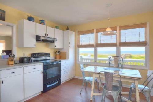 623 Caswell Beach Rd