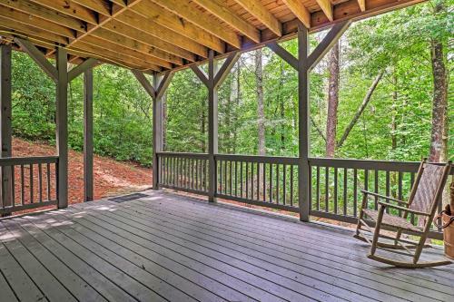 Mtn Hideaway, Short Walk To Lake Glenville!