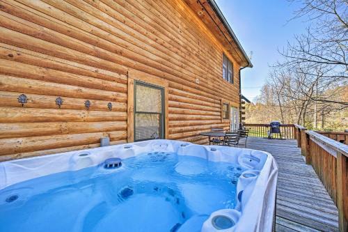 Scenic Creekside Retreat With Private Fire Pit!
