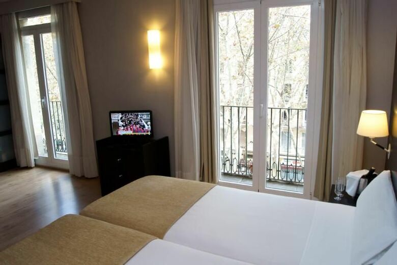 Hotel Oriente Atiram