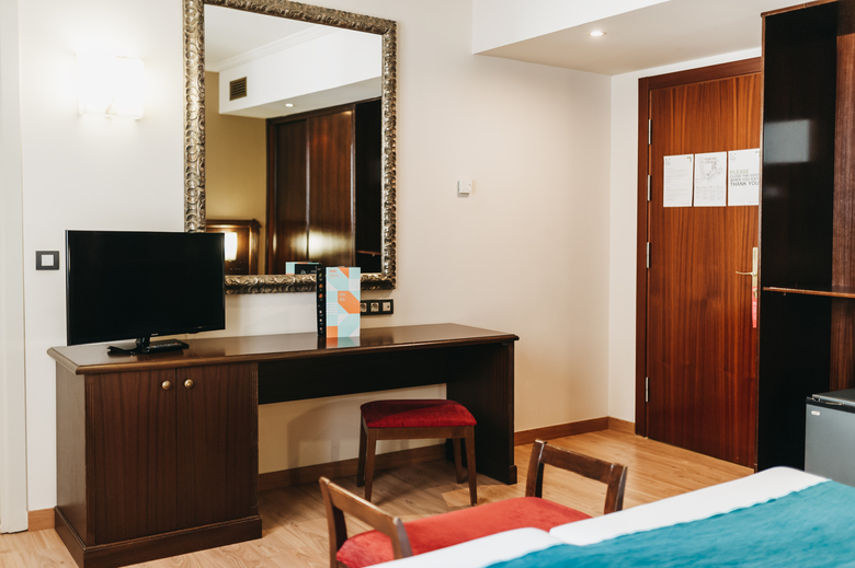 Hotel Oriente Atiram
