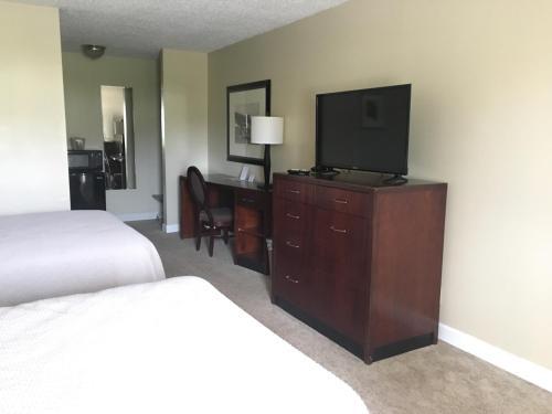 Hotel Ambassador Inn